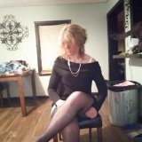 Pretty girl looking for the same