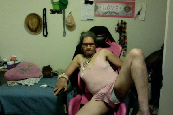 ERICAsNEWHOTSEXYLOOK51