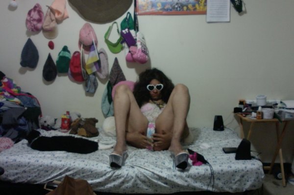 TRANSSEXYMOMMYINHERROOM2