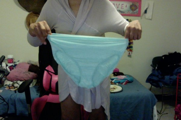 ERICAsNEWHOTSEXYLOOK22