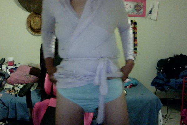 ERICAsNEWHOTSEXYLOOK23