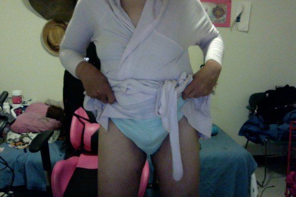 ERICAsNEWHOTSEXYLOOK24