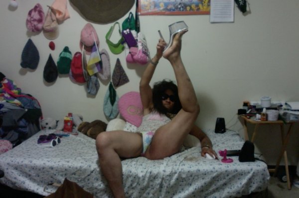 TRANSSEXYMOMMYINHERROOM17