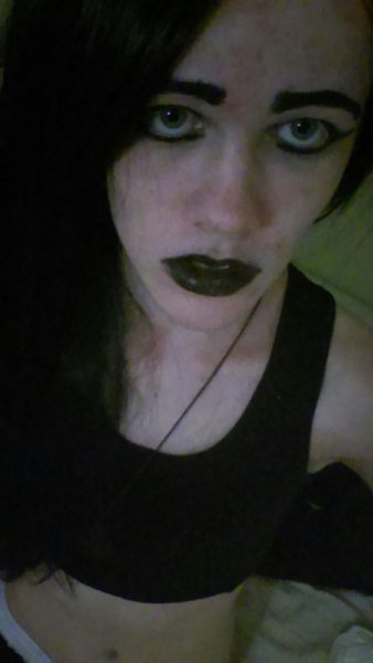 Vaylira in a Crop Top