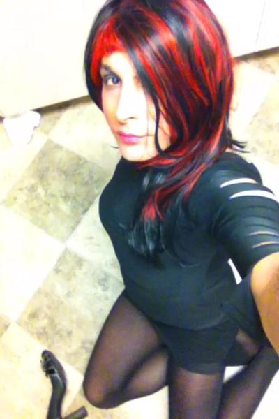 429787_222496697841973_1806084792_n