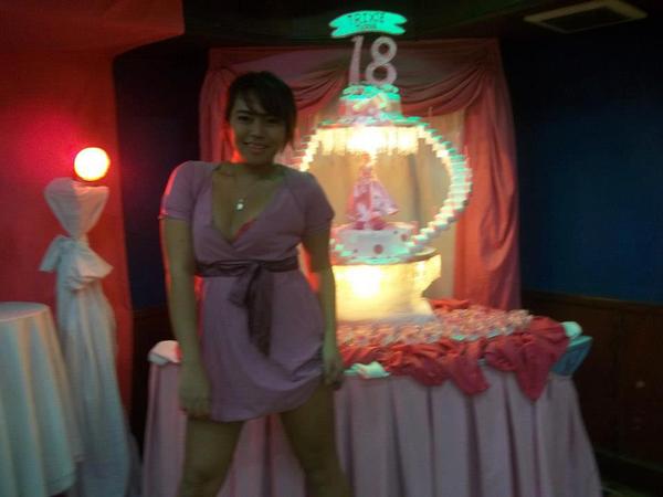 270002_555802254433600_859024285_n