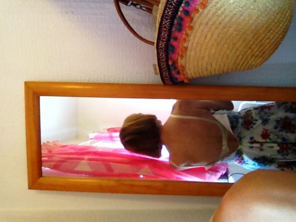 Honey could you zip up my dress please? x