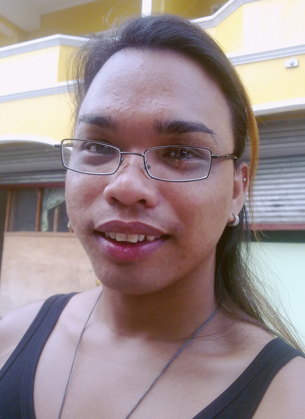 me with eyeglasses on :) how do i look??