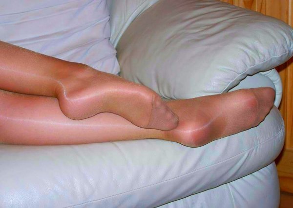 Suntan color shiney pantyhose